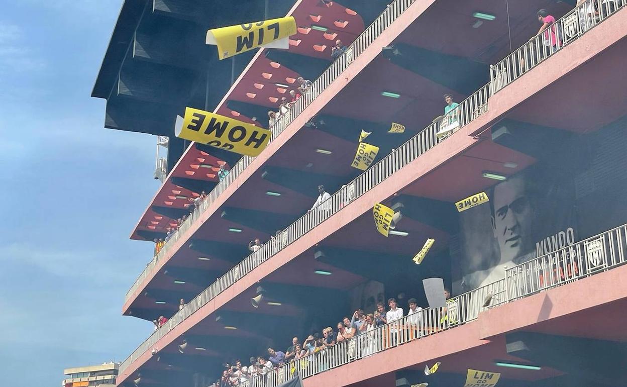 Imágenes de la manifestación del pasado fin de semana a las puertas de Mestalla. 