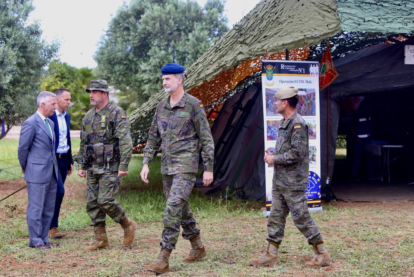 Felipe VI ha visitado a las tropas del Cuartel de Alta Disponibilidad de la OTAN en Bétera (Valencia). 