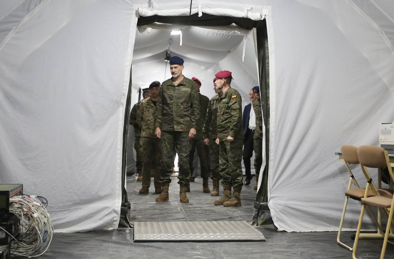 Felipe VI ha visitado a las tropas del Cuartel de Alta Disponibilidad de la OTAN en Bétera (Valencia). 