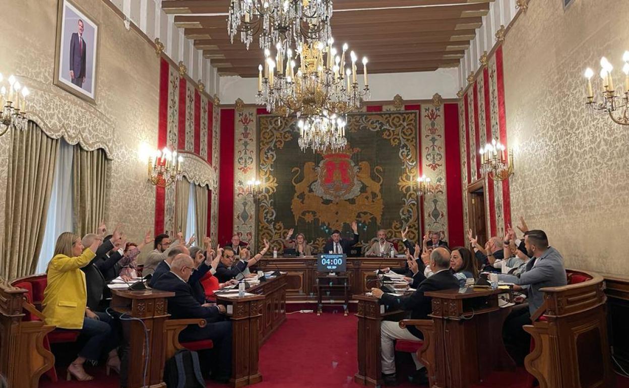 Imagen del pleno celebrado este jueves en el Ayuntamiento de Alicante. 