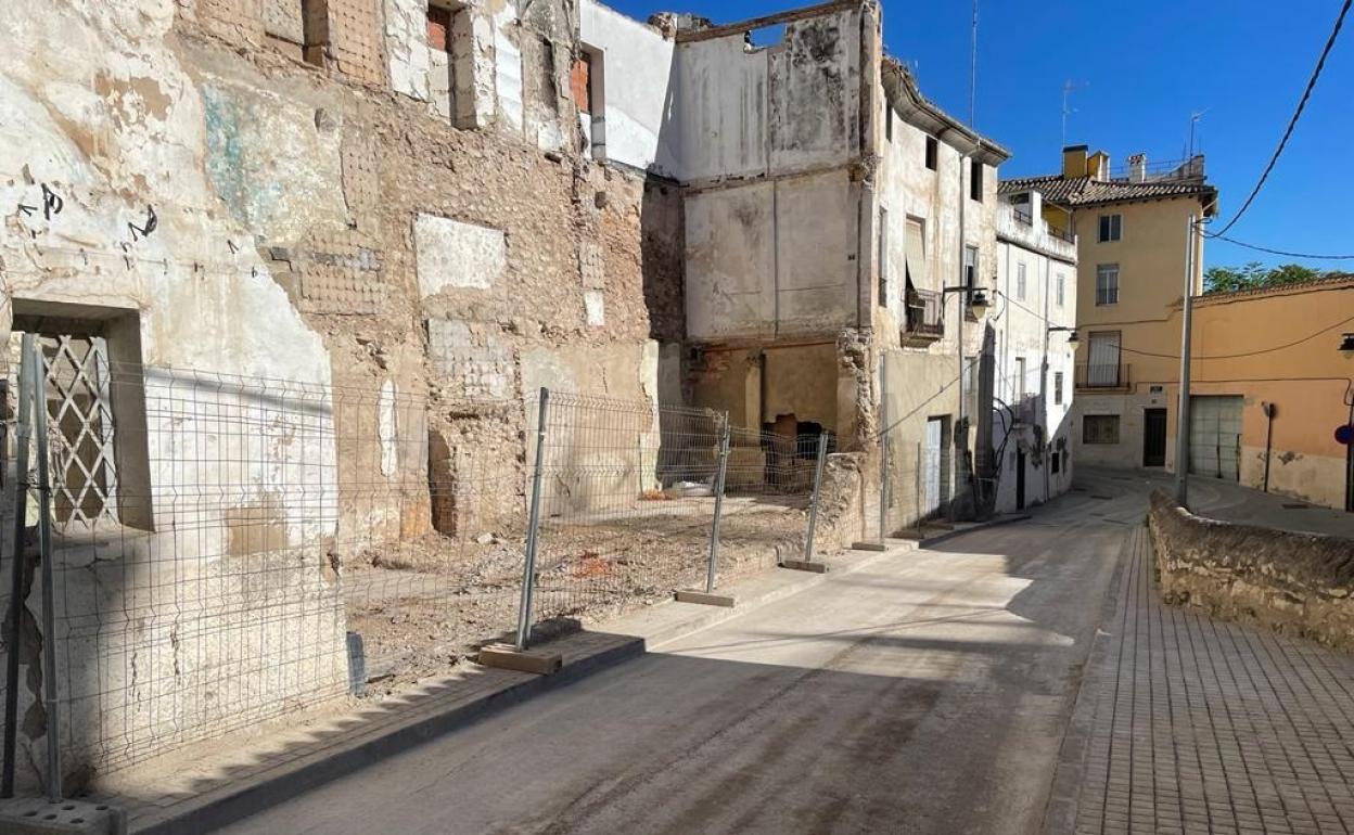 El Ayuntamiento ya ha retirado los escombros de la casa que se cayó en la calle Roses. 