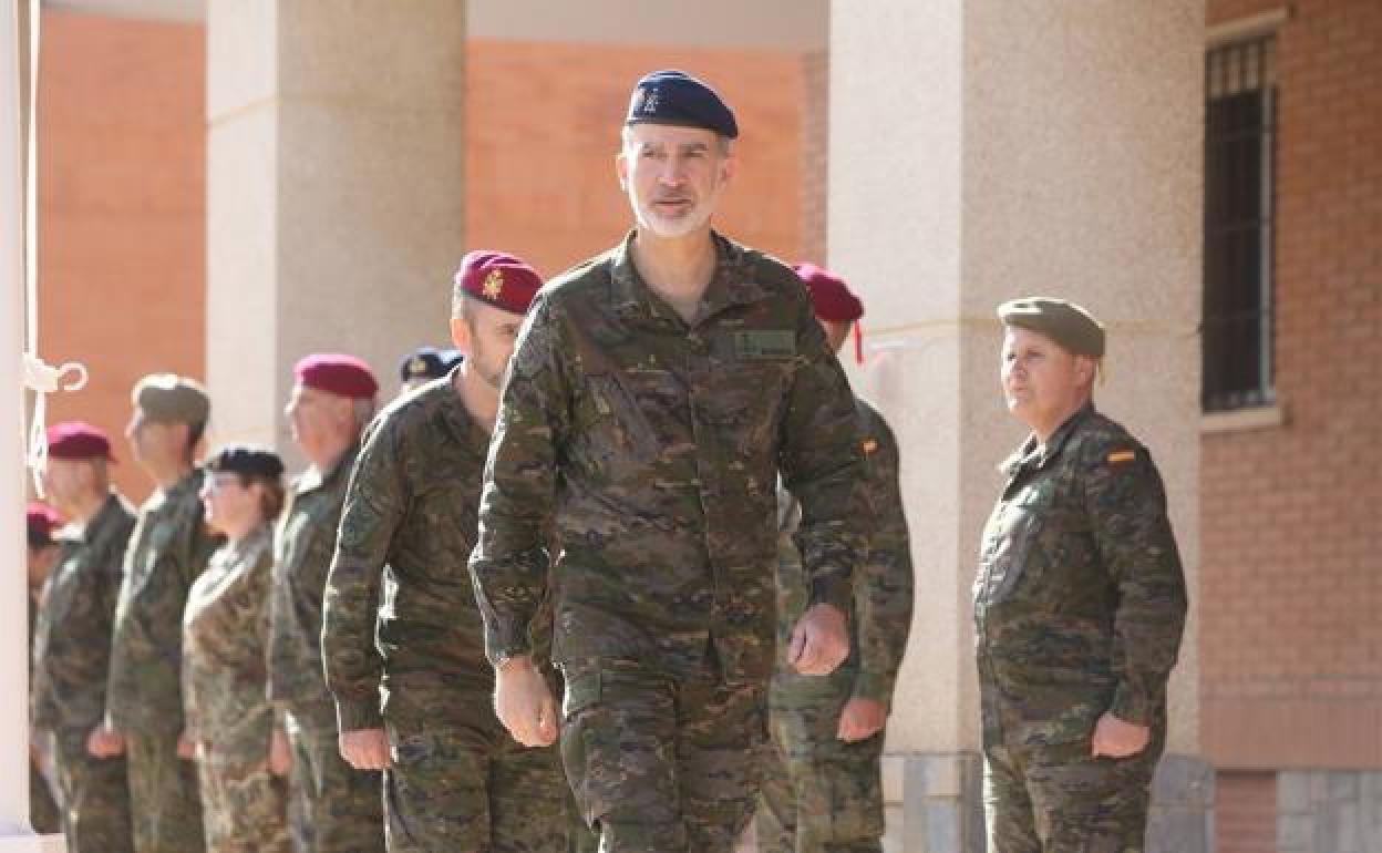 El Rey Felipe VI en la base de Bétera. 