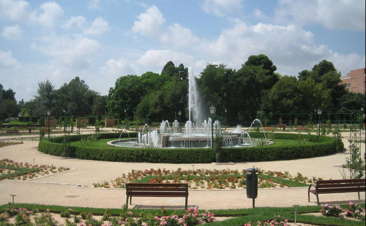 Interior de los jardines de Viveros en Valencia.