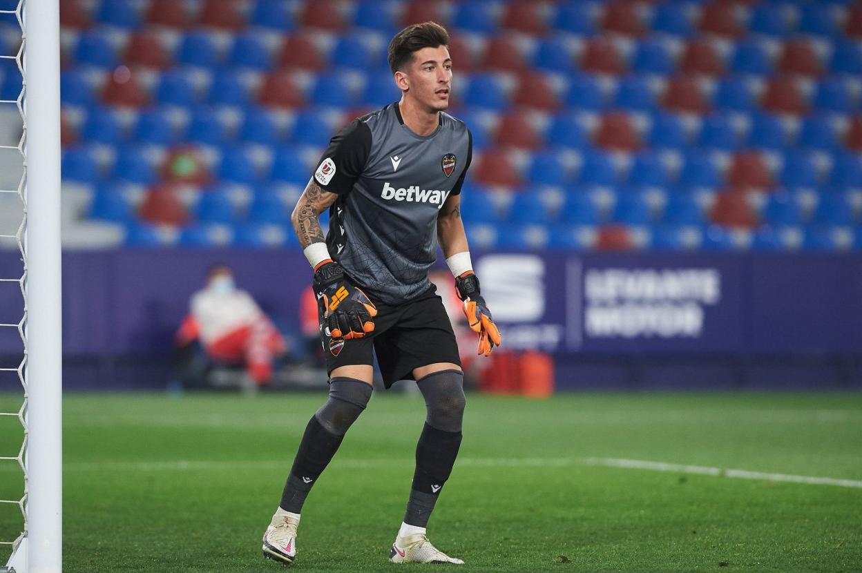 Cárdenas, en el partido que enfrentó al Levante con el Villarreal. afp
