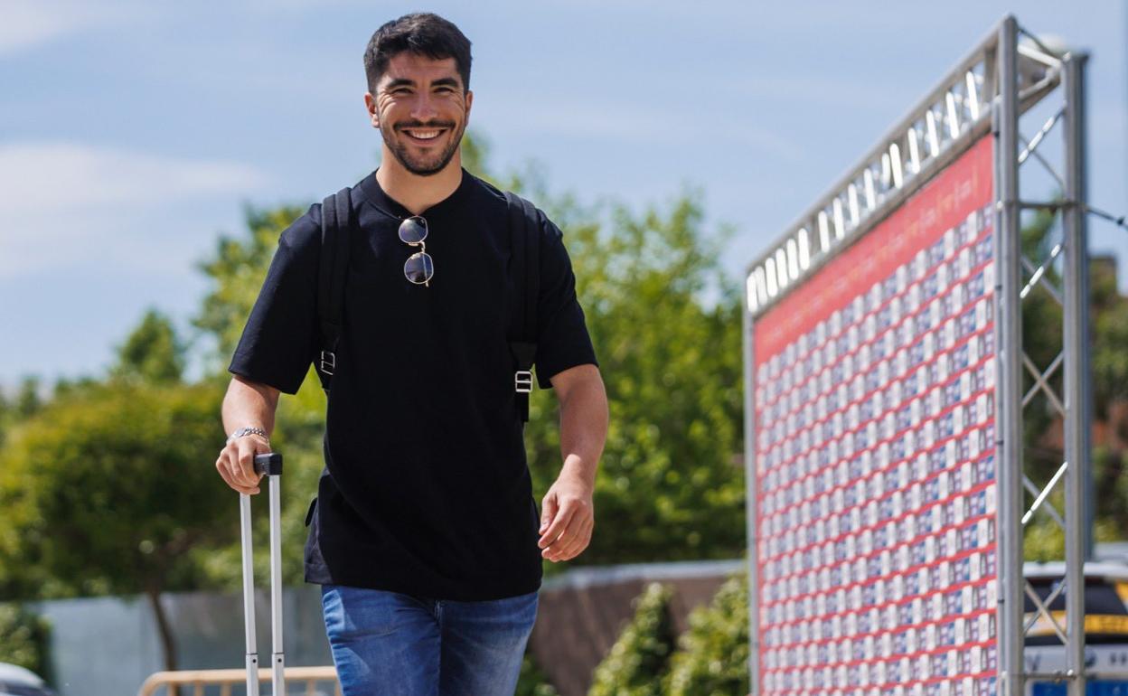 Carlos Soler, a su llegada a la concentración en Las Rozas