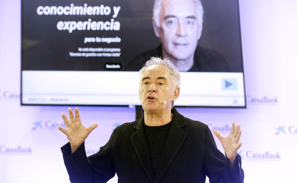 Ferran Adrià, durante el curso intensivo de gestión en restauración impartido en Valencia. 