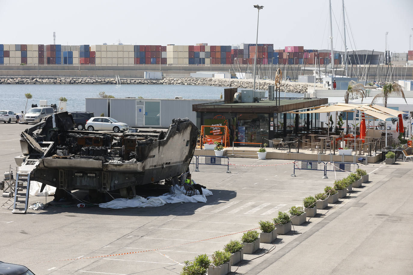 Fotos: Desperfectos y falta de mantenimiento en La Marina de Valencia