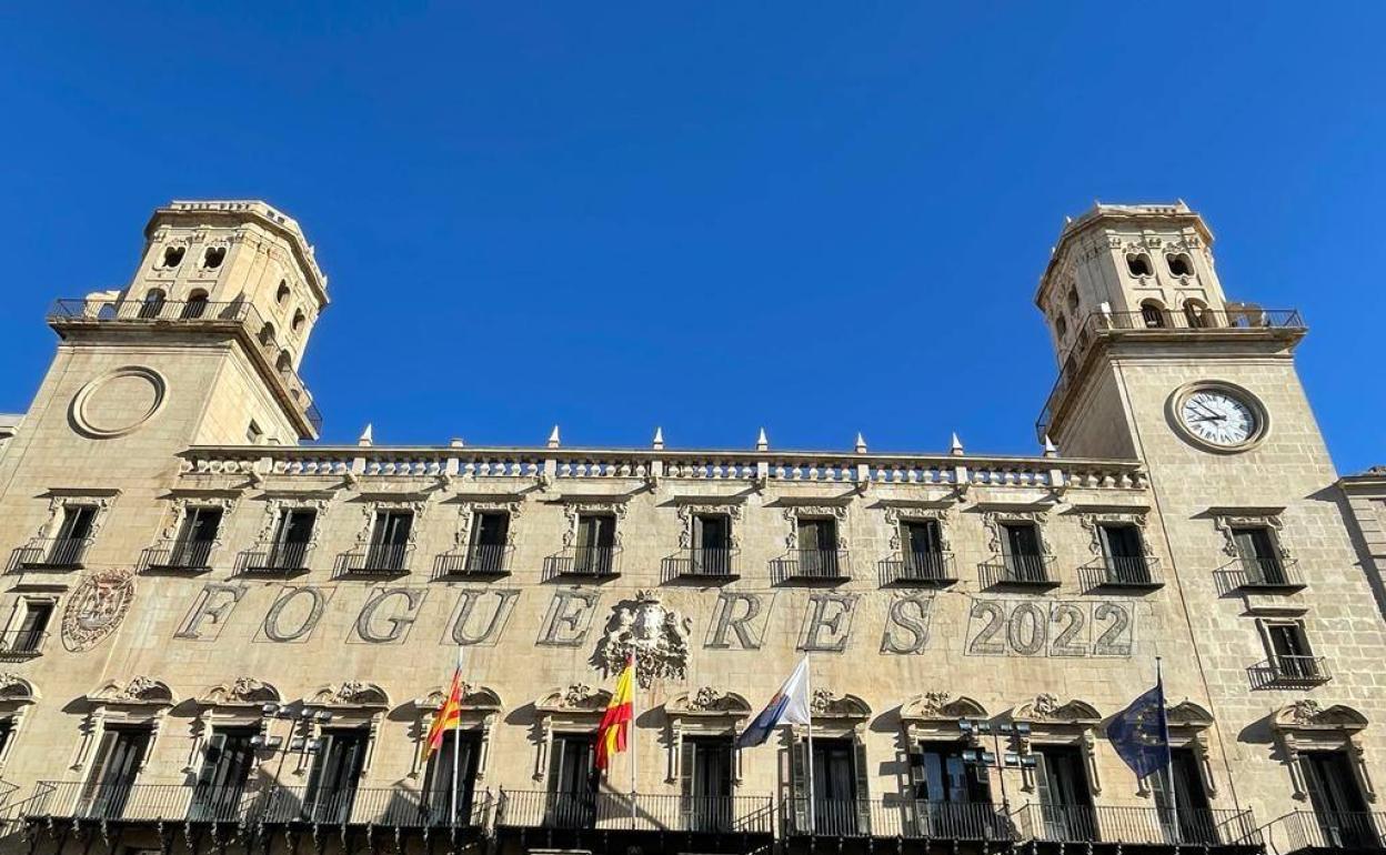 Los 'Puntos Violeta' serán instalados en los días grandes de Hogueras y en las primeras mascletaes. 