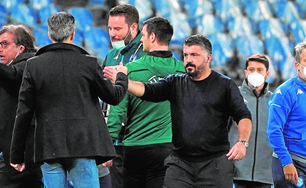 Gattuso saluda a Imanol Alguacil durante un partido entre el Nápoles y la Real Sociedad.