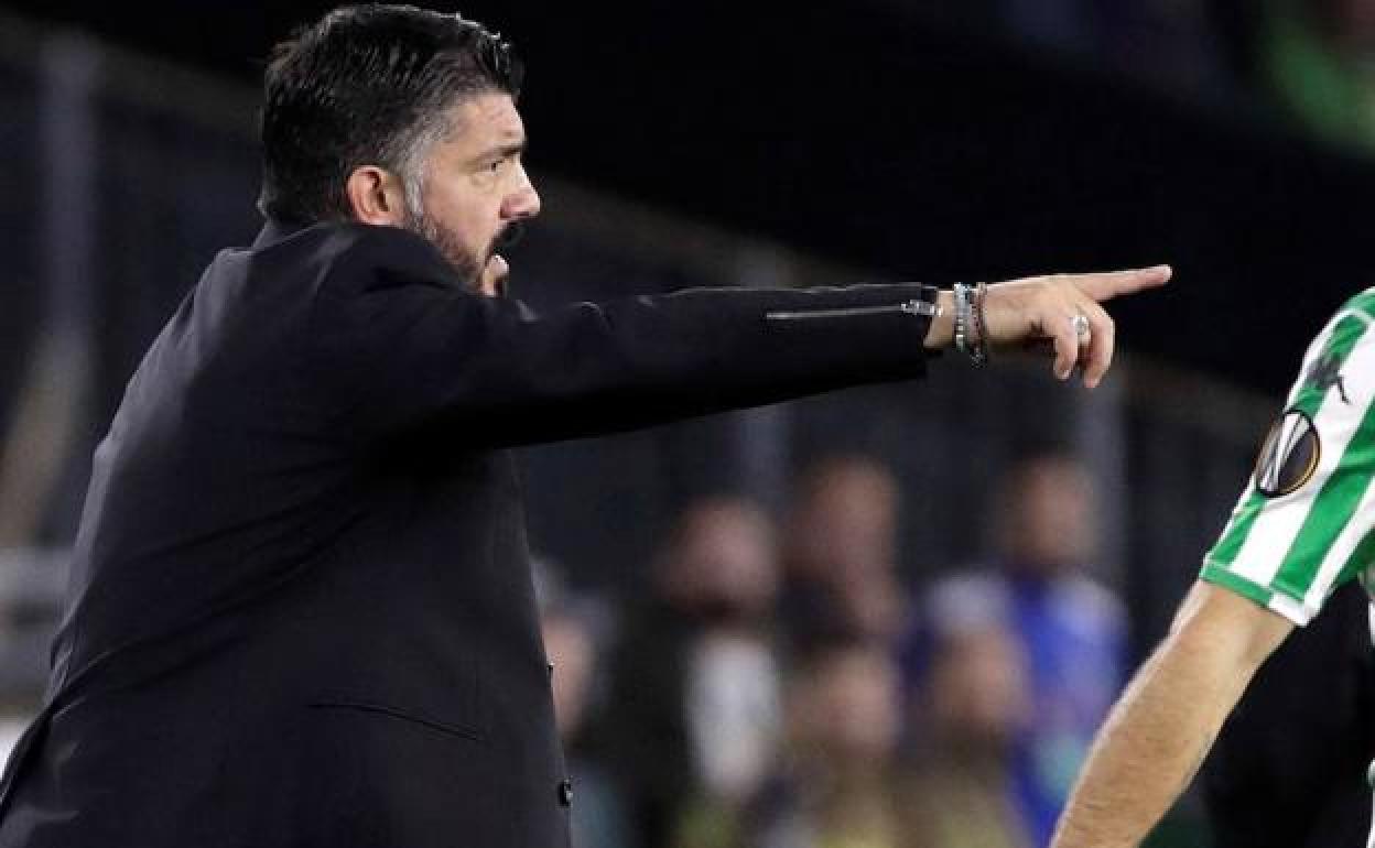 Gattuso, durante un partido cuando entrenó al Milán