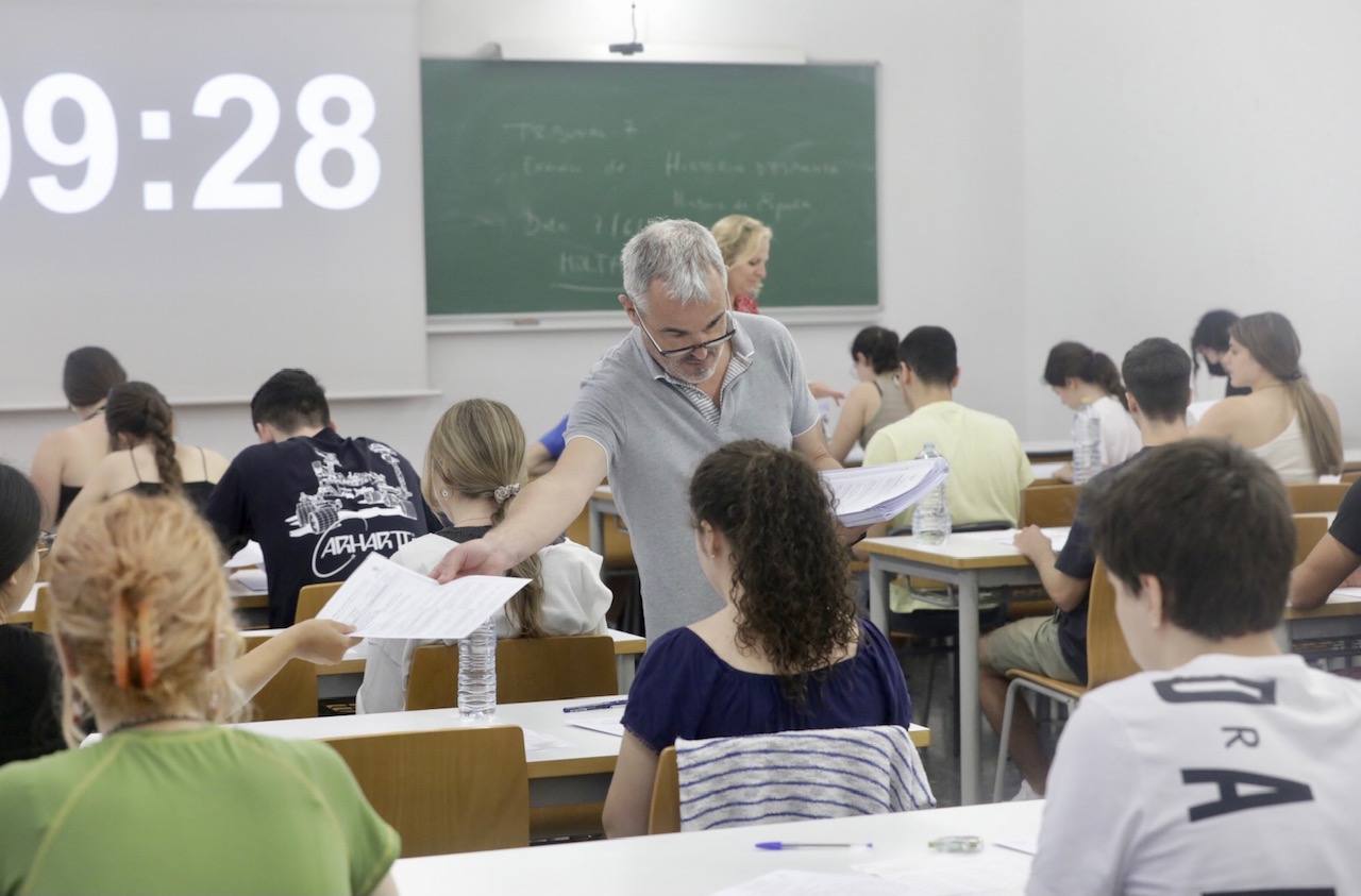 Miles de alumnos valencianos se enfrentan a las pruebas de Selectividad.