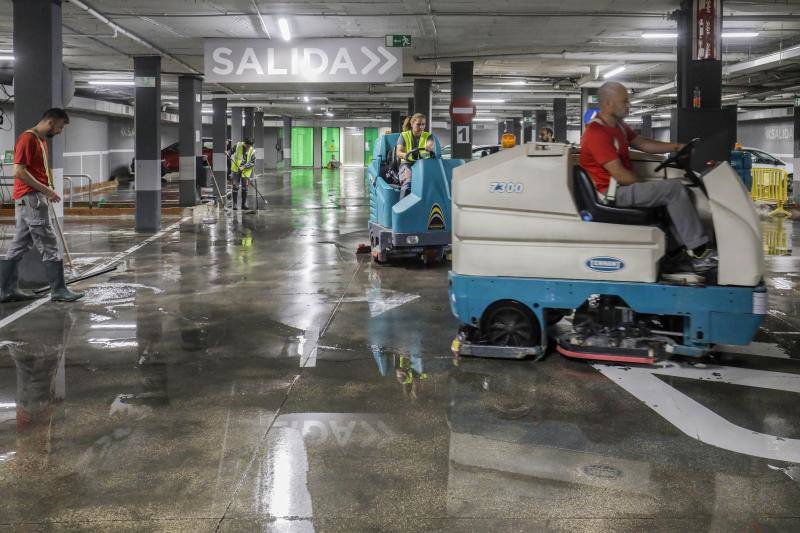 Fotos: Vecinos de Bétera afectados por filtraciones de agua en garajes, trasteros y viviendas se unen en una plataforma