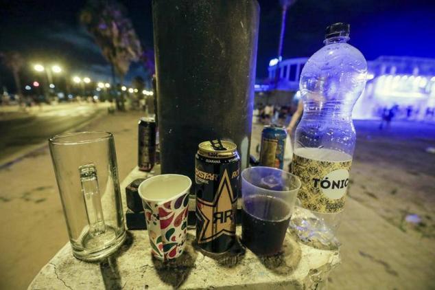 Fotos: Botellón en la playa de la Malvarrosa de Valencia