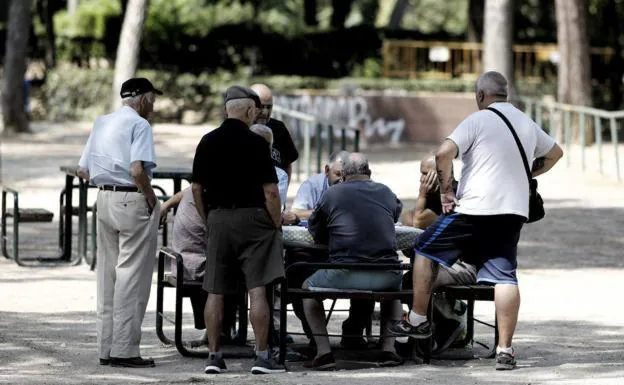 Las pensiones que subirán un 15% para 400.000 españoles 