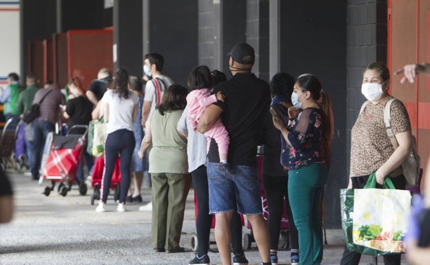 Durante la pandemia, el estadio de Mestalla fue uno de los grandes puntos de entrega de alimentos. 