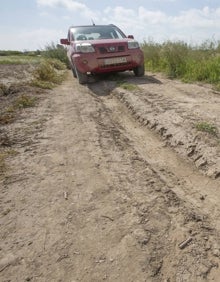 Imagen secundaria 2 - Algunos de los tramos con baches y socavones. 