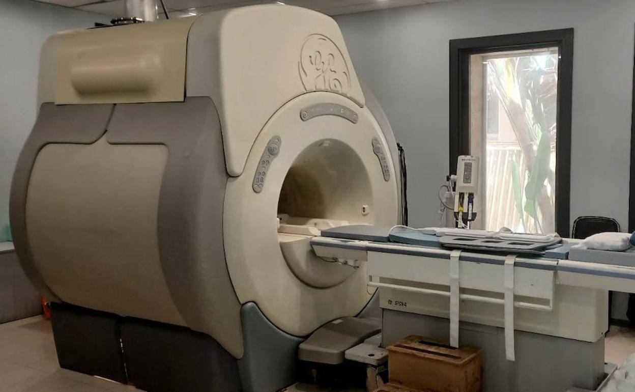 Uno de los actuales aparatos de resonancia con que cuenta el hospital. 
