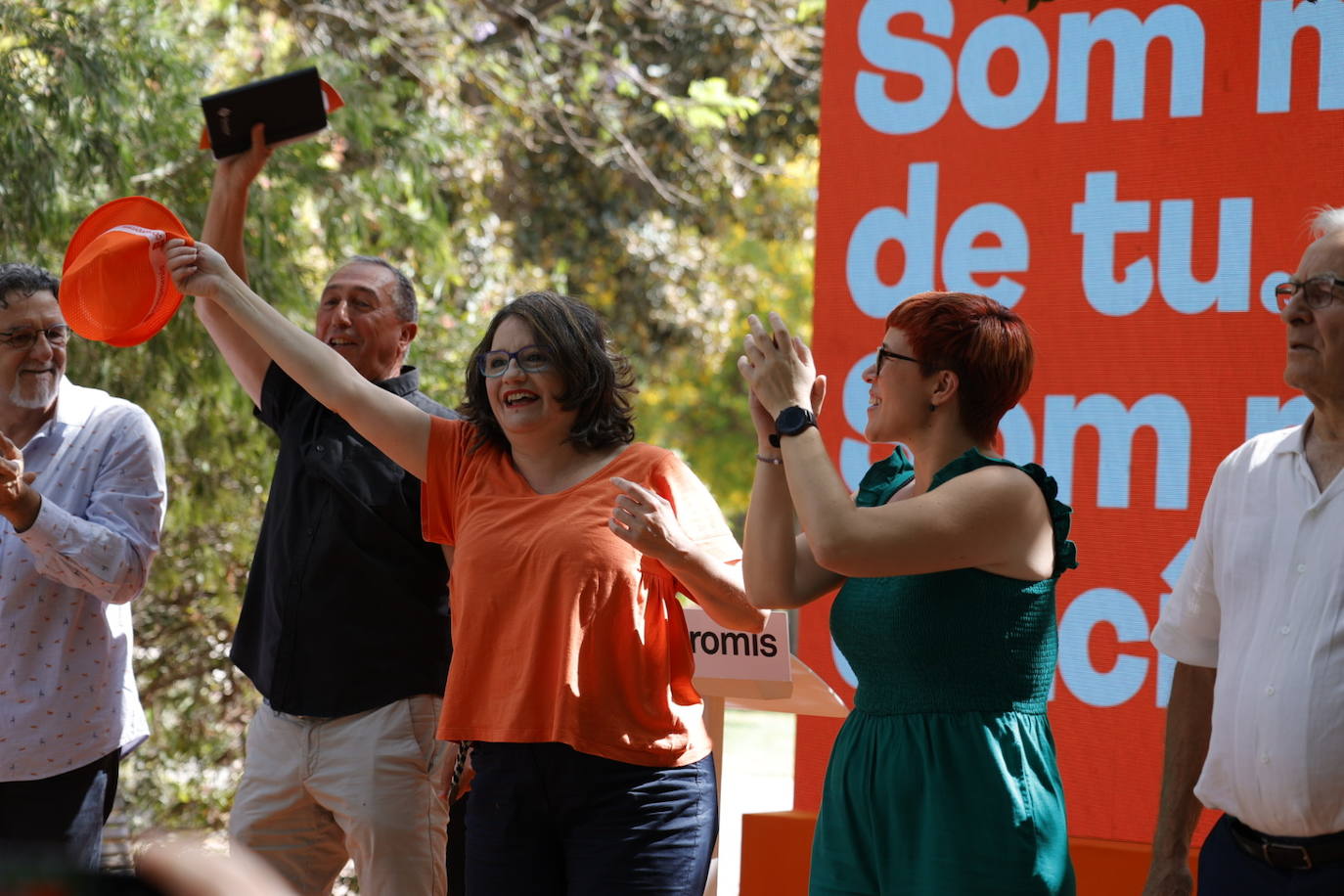 Fotos: Primer acto de partido de Compromís tras la imputación de Oltra