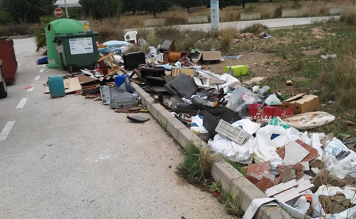 Una de las zonas en las que han tenido que actuar las brigadas municipales. 