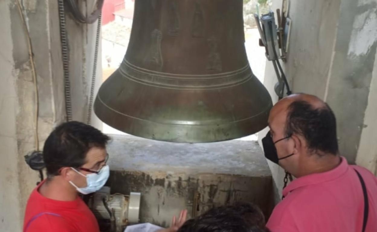 Una de las visitas al campanario de la iglesia de San Pedro el año pasado. 