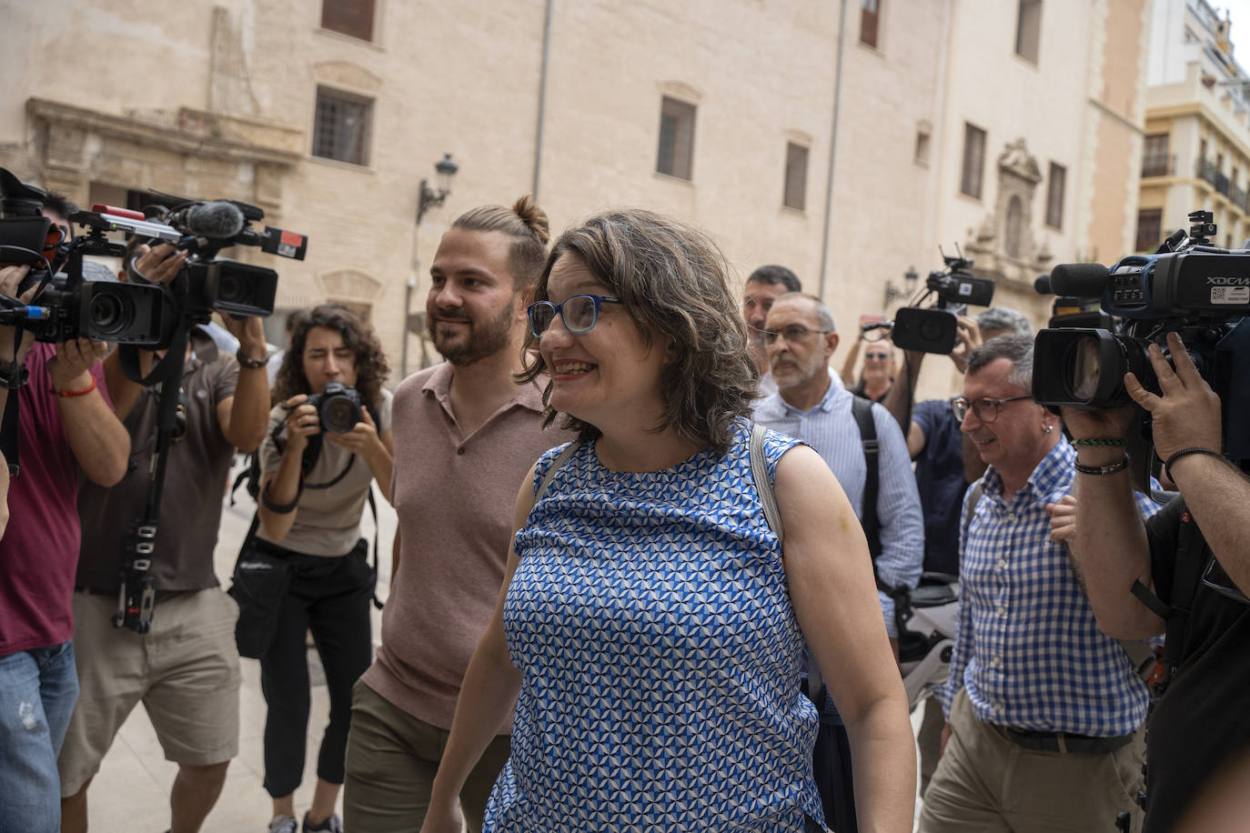 Fotos: Mónica Oltra anuncia su dimisión durante una rueda de prensa