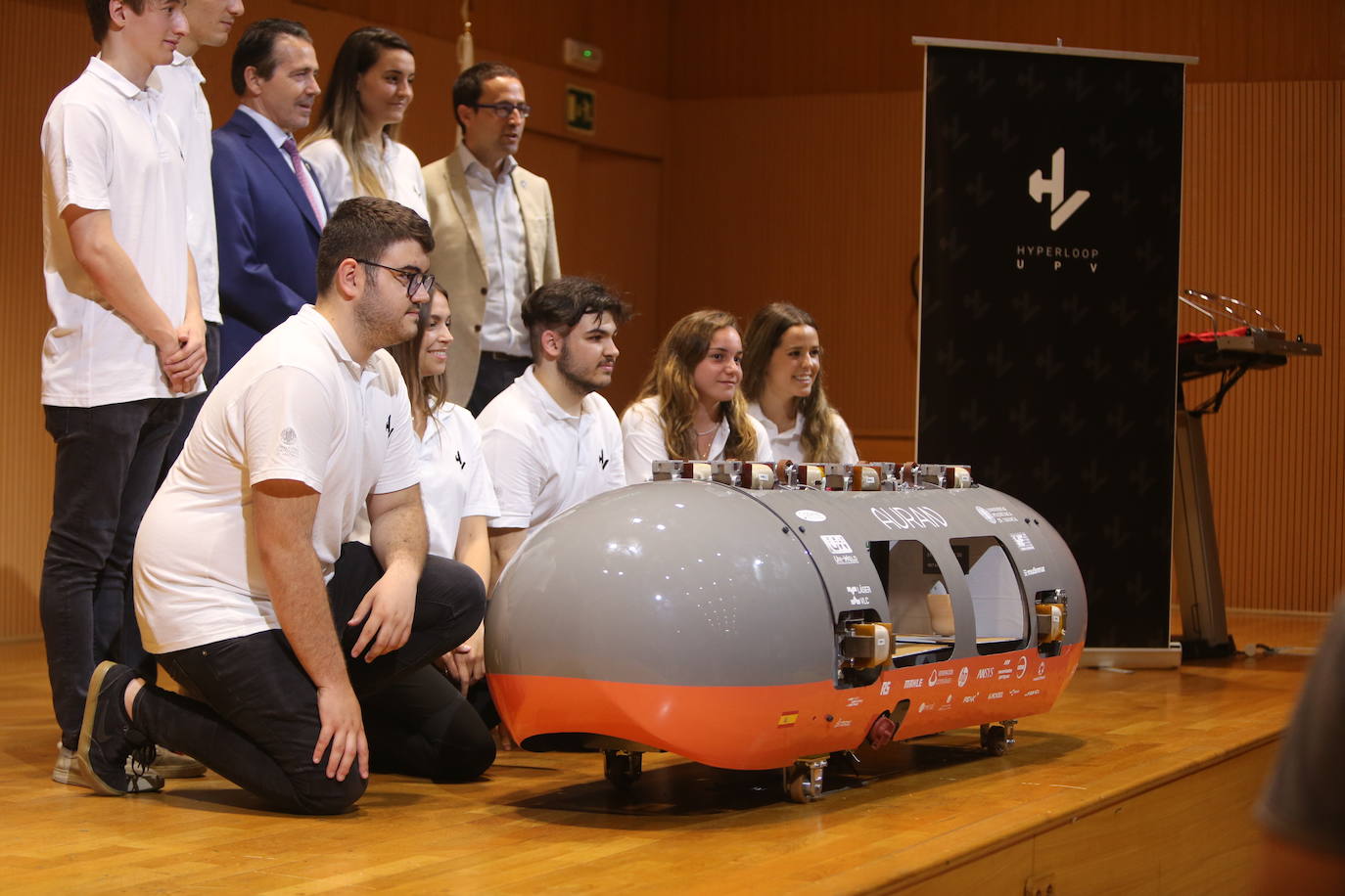 El equipo de Hyperloop UPV ha diseñado un prototipo de transporte con un sistema propulsado por imanes que será presentado en el European Hyperloo