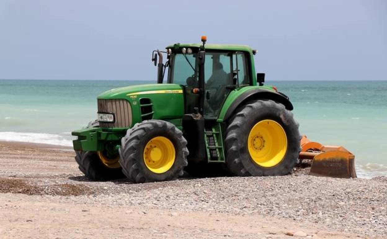 Recientes trabajos efectuados en la playa de l'Almardà. 