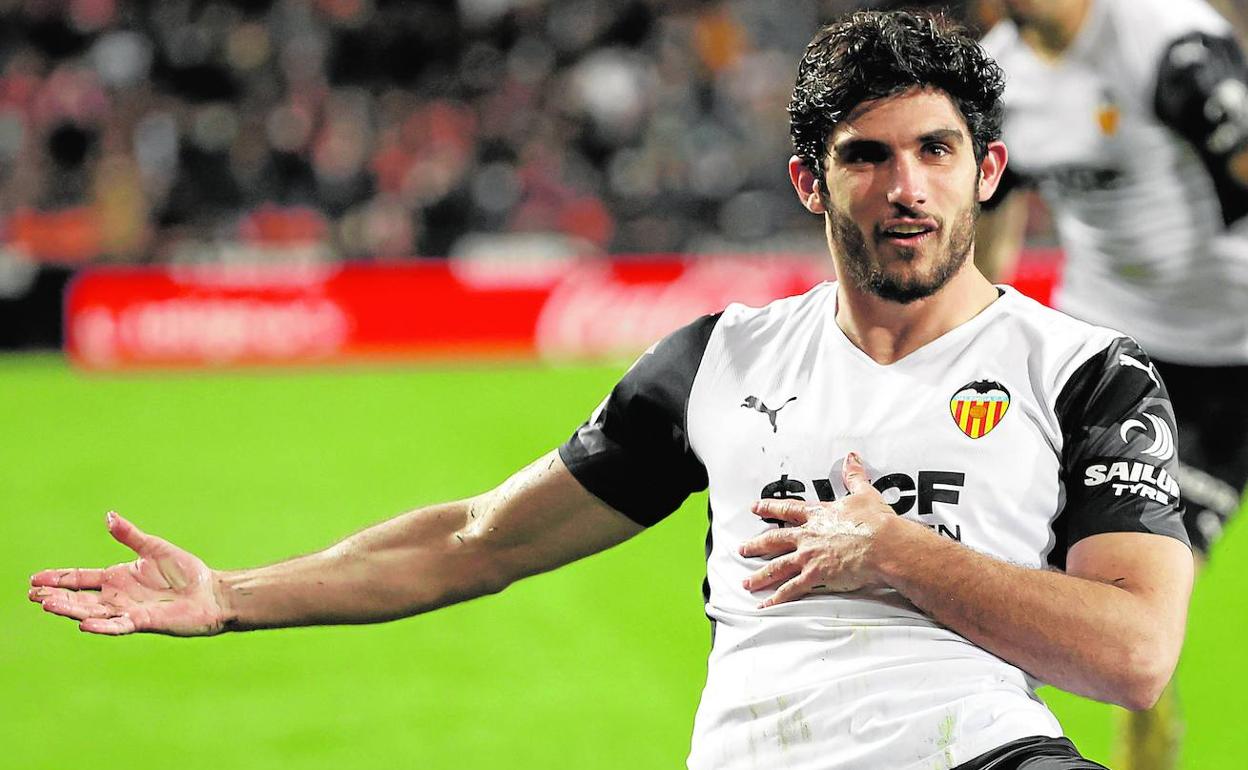 Gonçalo Guedes, durante un partido de esta temporada