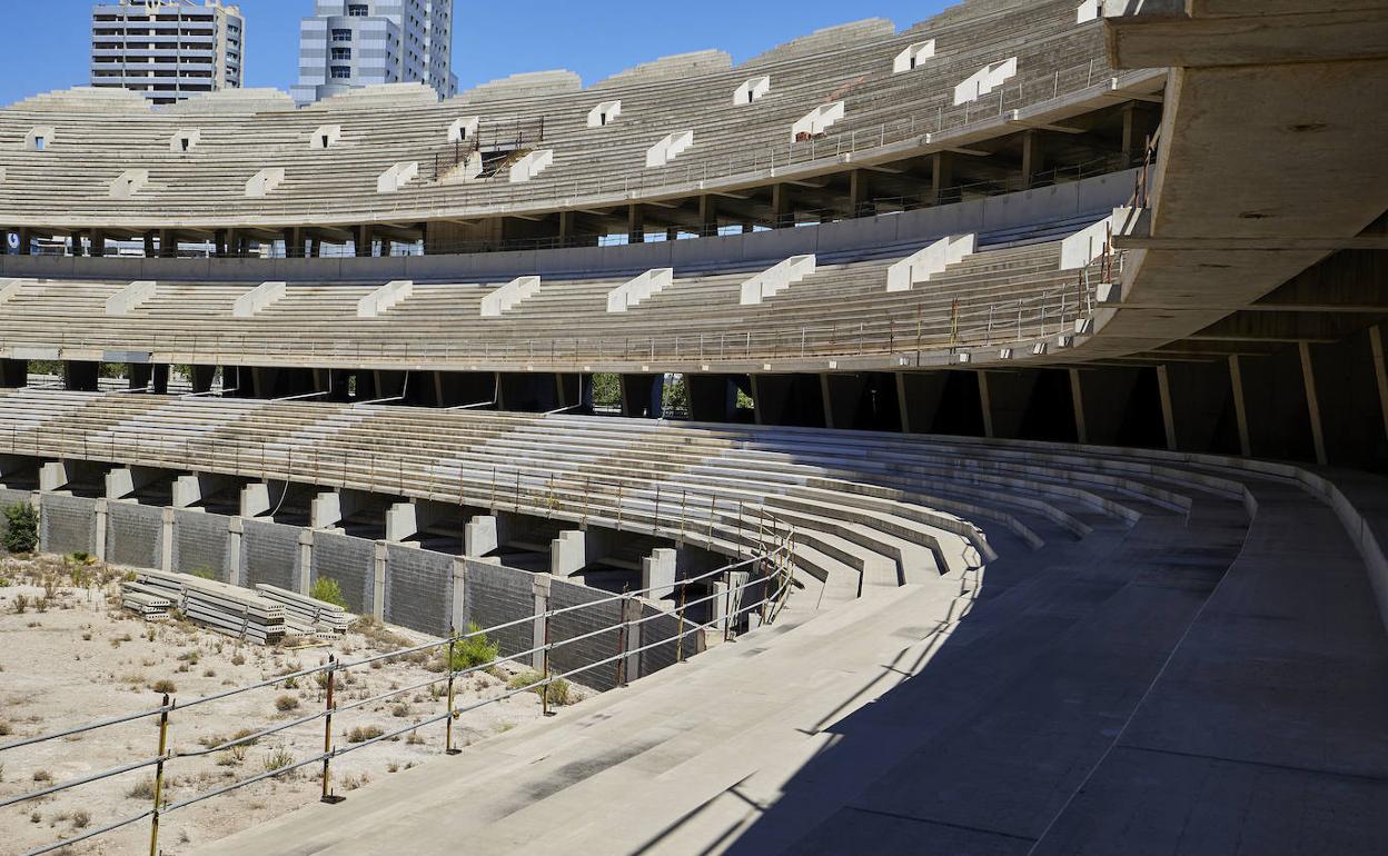 Ascpecto actual del interior de las obras del nuevo estadio del Valencia. 