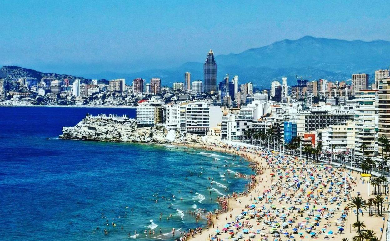 Imagen de la playa de Levante de Benidorm