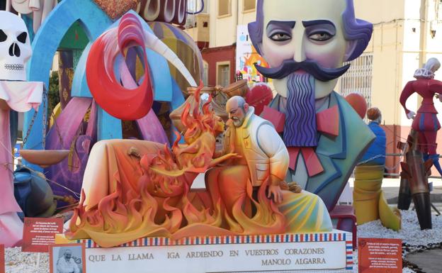 Homenaje de Carlos Carsí a Manolo Algarra en Sagrada Familia.