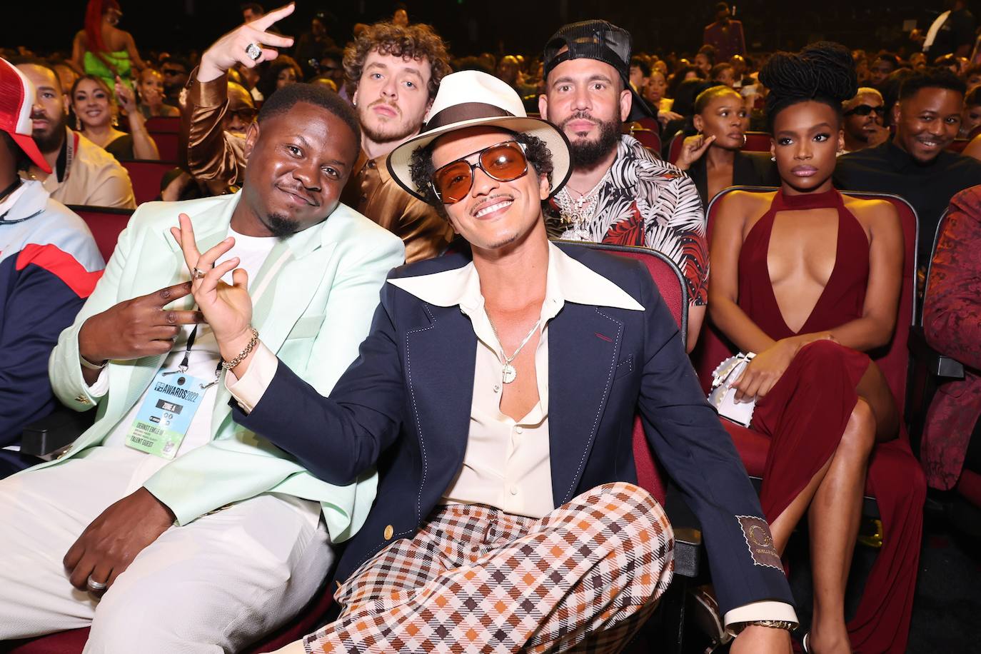 Bruno Mars (d)
