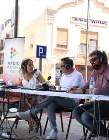 Imagen secundaria 2 - Las mesas de debate y entrevistas. 