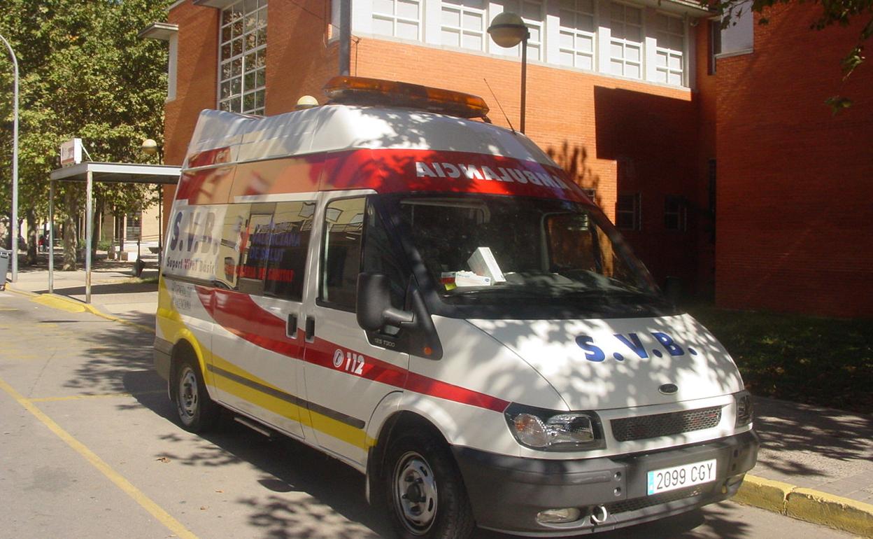 Una ambulancia de urgencias, en una imagen de archivo. 