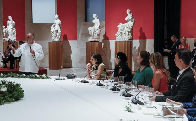 Imagen principal - Imágenes de la cena de gala en el Prado. 