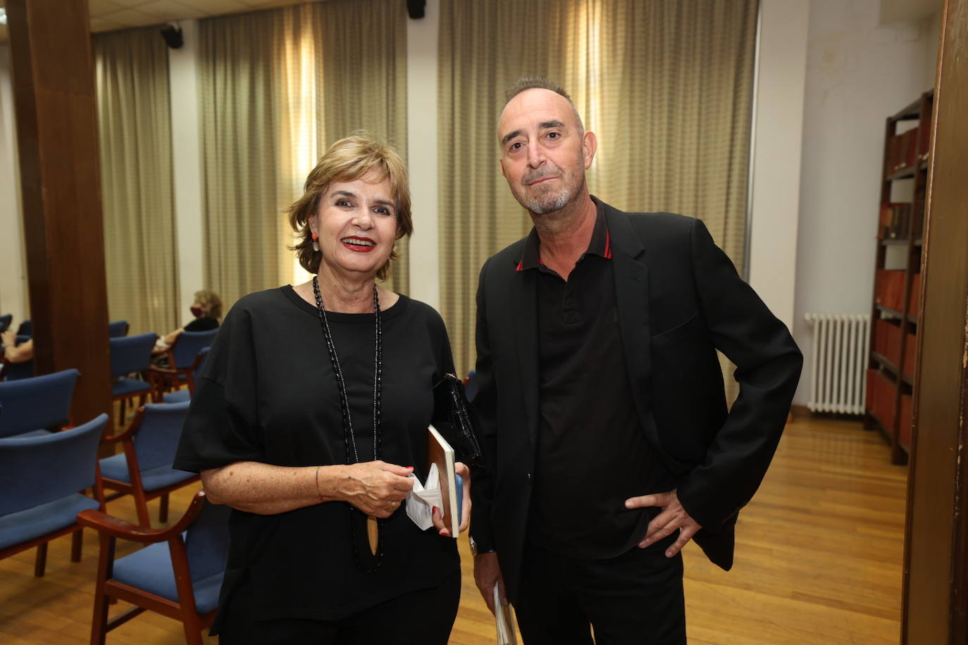 Fotos: Julián Quirós, director de ABC, presenta en Valencia el poemario &#039;Pérdidas y ganancias&#039;