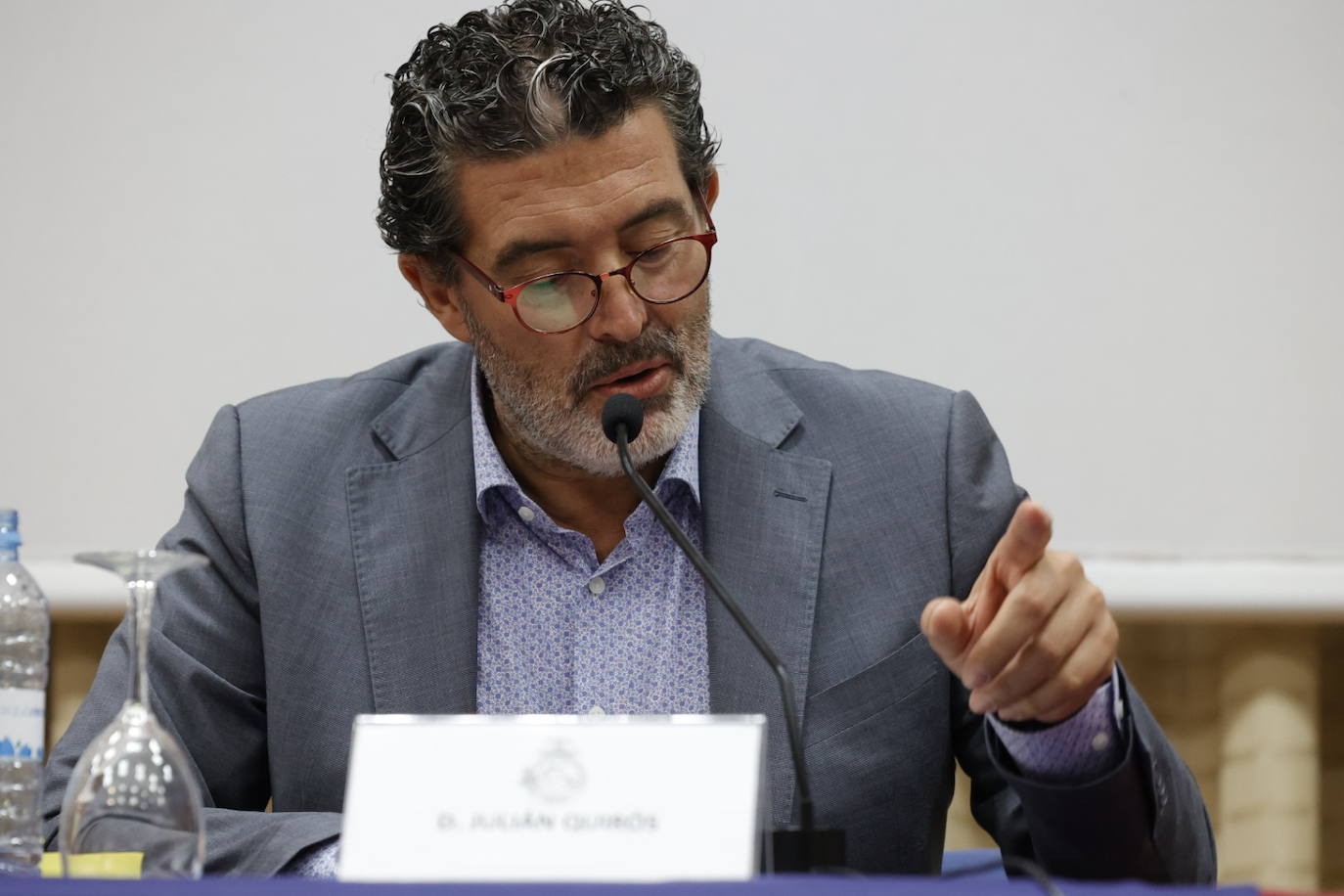 Fotos: Julián Quirós, director de ABC, presenta en Valencia el poemario &#039;Pérdidas y ganancias&#039;