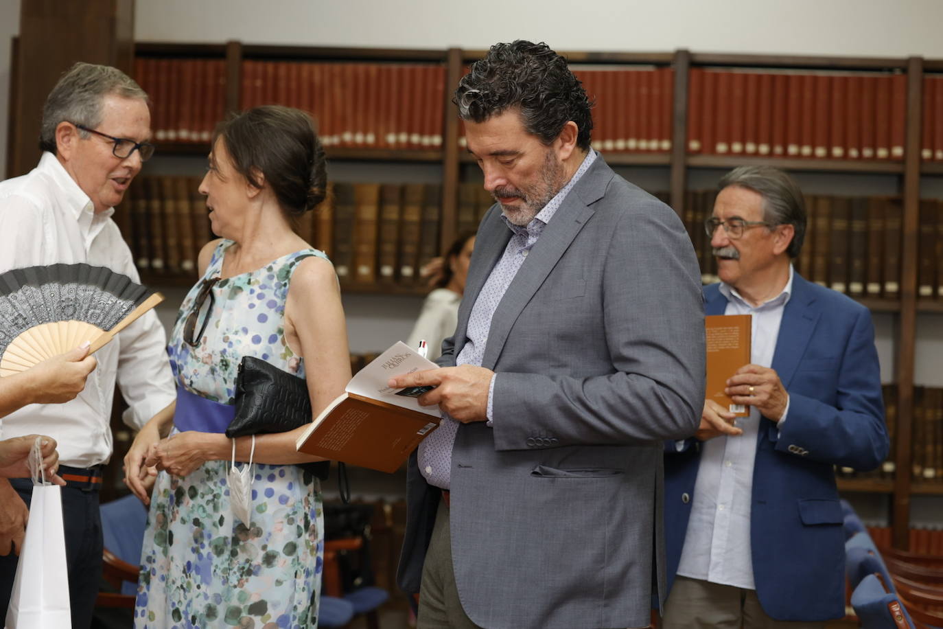 Fotos: Julián Quirós, director de ABC, presenta en Valencia el poemario &#039;Pérdidas y ganancias&#039;