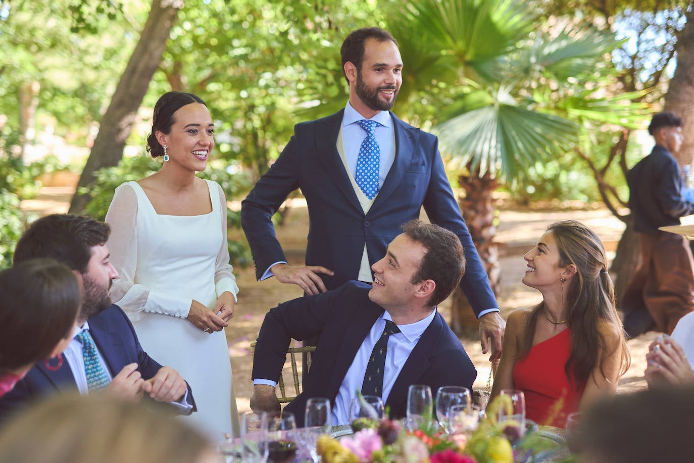 Los novios con algunos de los invitados.