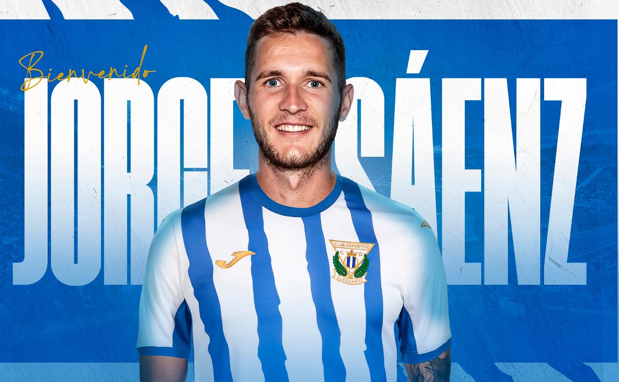 Jorge Sáenz, posando con la camiseta del Leganés. 