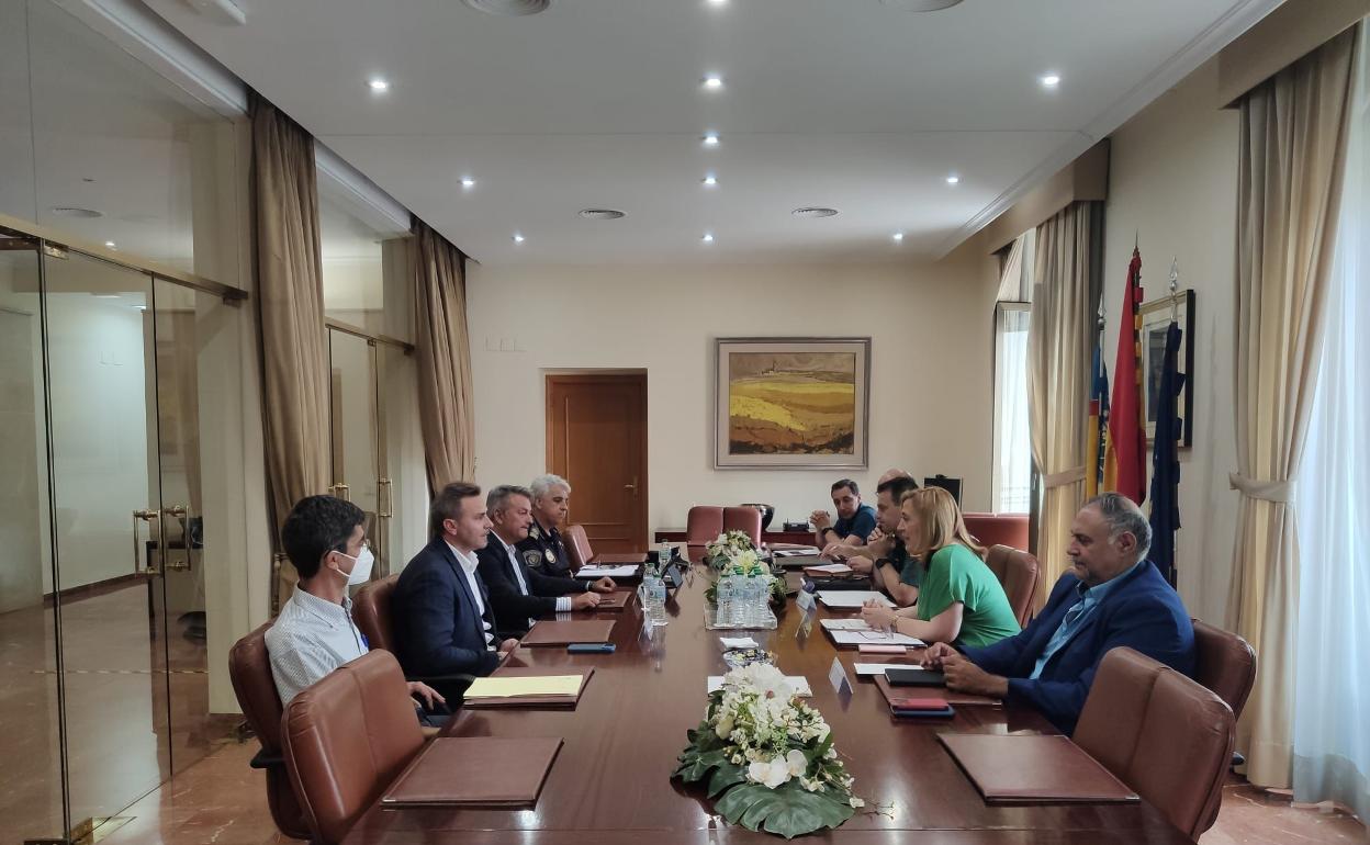 Imagen de la reunión mantenida en la Subdelegación del Gobierno