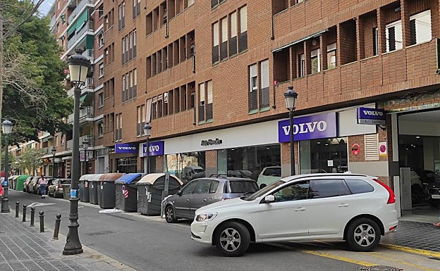Ubicado en la calle Aben Al Abbar de Valencia, también en la calle República Argentina de Gandía.