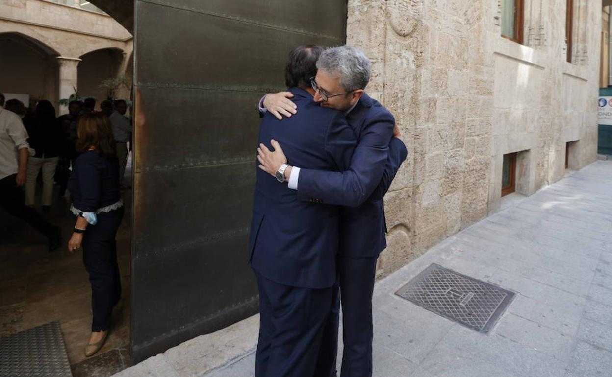 El exconseller de Hacienda, Vicent Soler, y el actual, Arcadi España