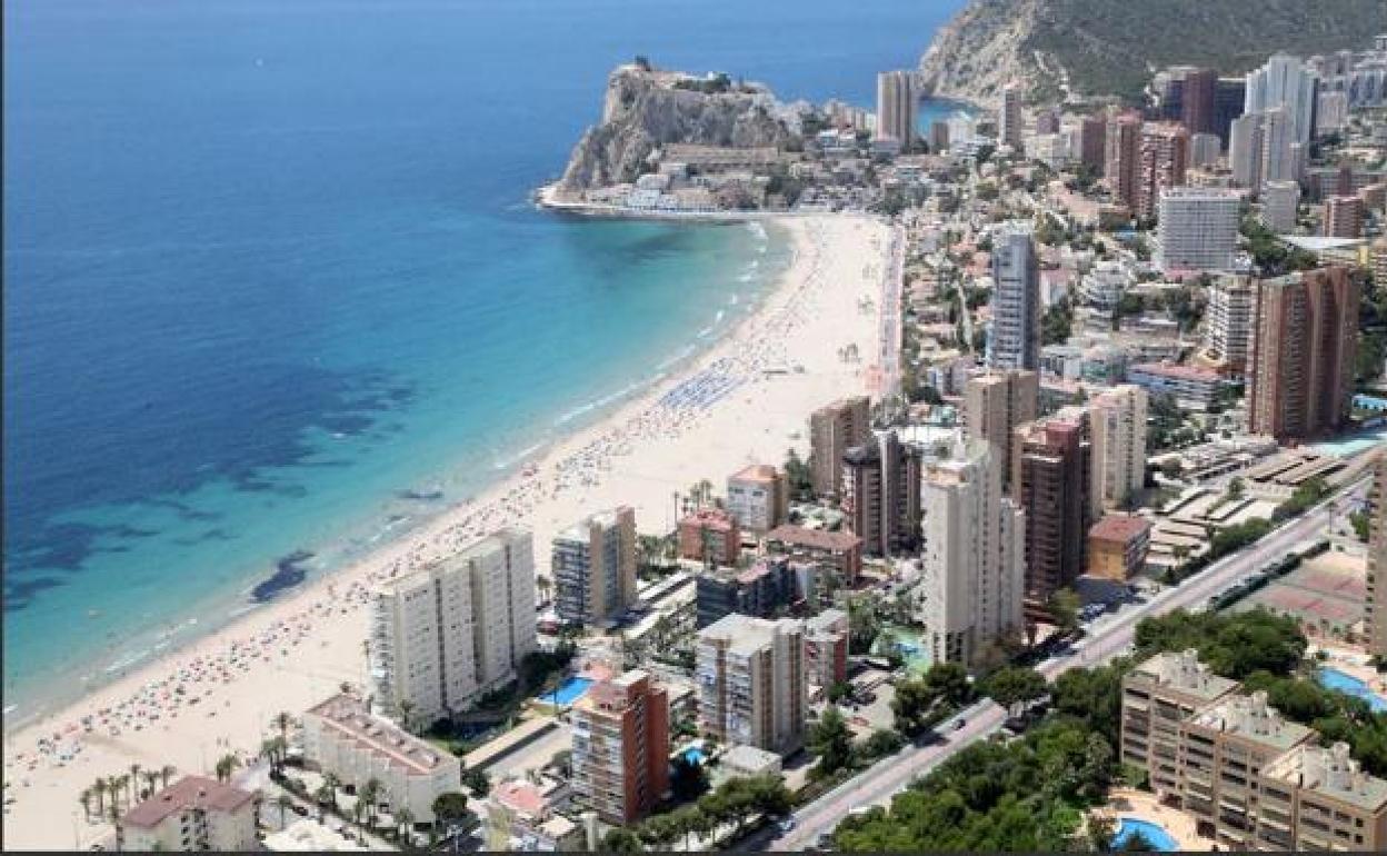 Apartamentos en Benidorm | El nuevo rascacielos 'Benidorm Beach' contará con 36 plantas y piscina a 80 metros del suelo