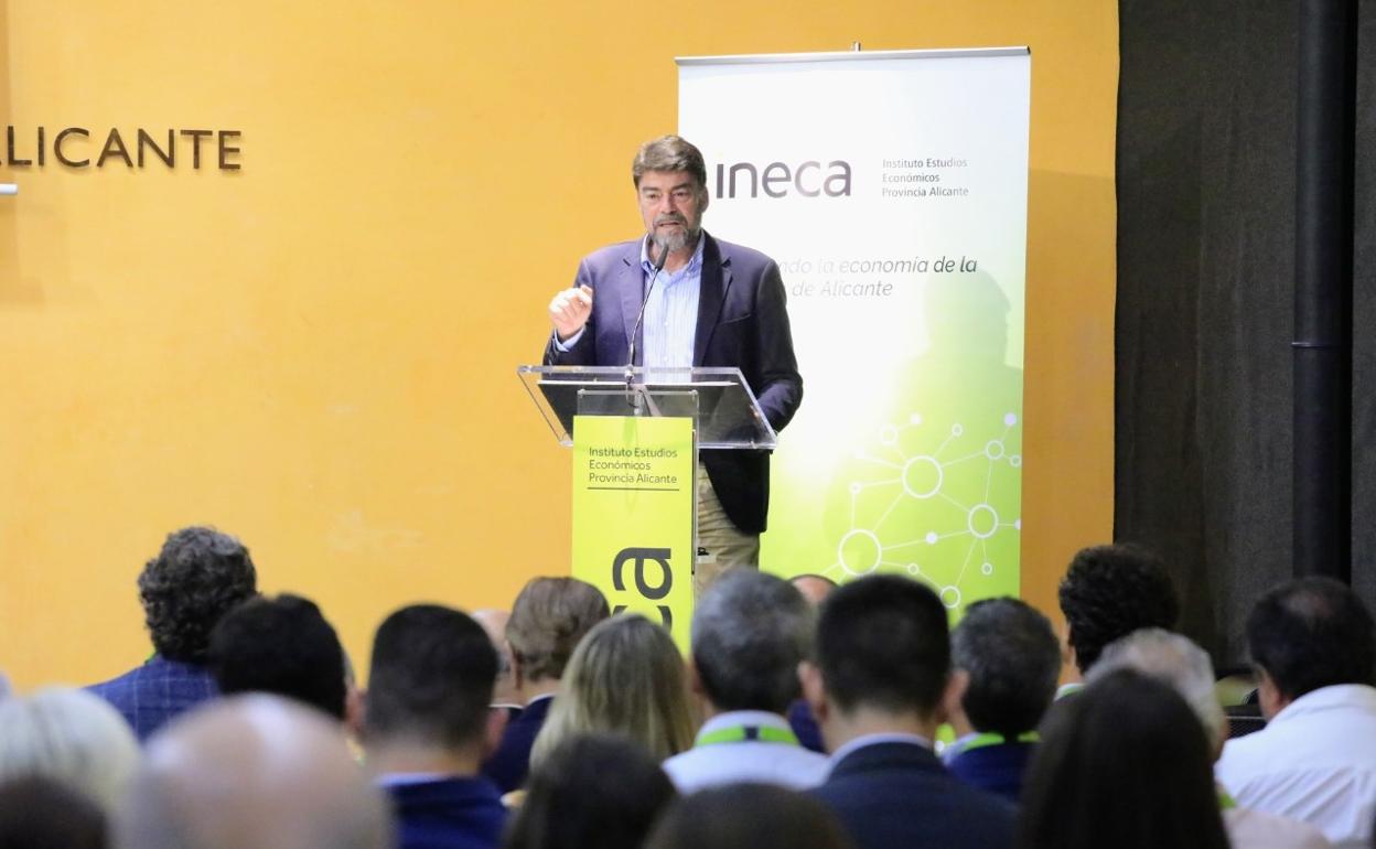 Barcala ha destacado la voluntad de la fundación de pagar la deuda de 1,6 millones de euros con un plan de viabilidad. 