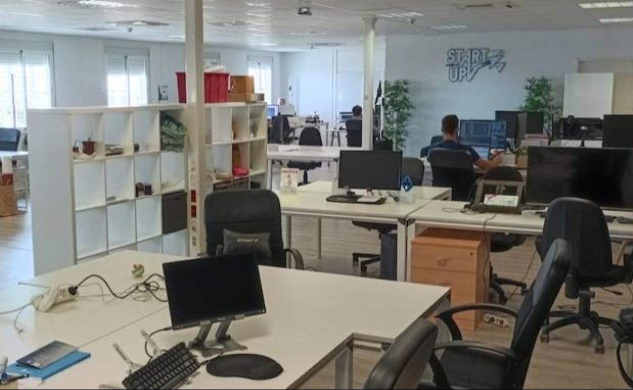 Coworking de StartUPV, donde las empresas permanecen durante su primer año. 