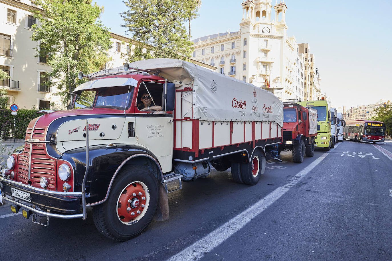 Fotos: Los camioneros valencianos honran a San Cristobal