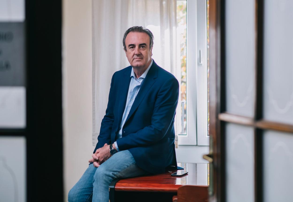 Víctor Pedrera: «Falta de médicos, Covid y turistas, el cóctel ideal para el colapso sanitario»