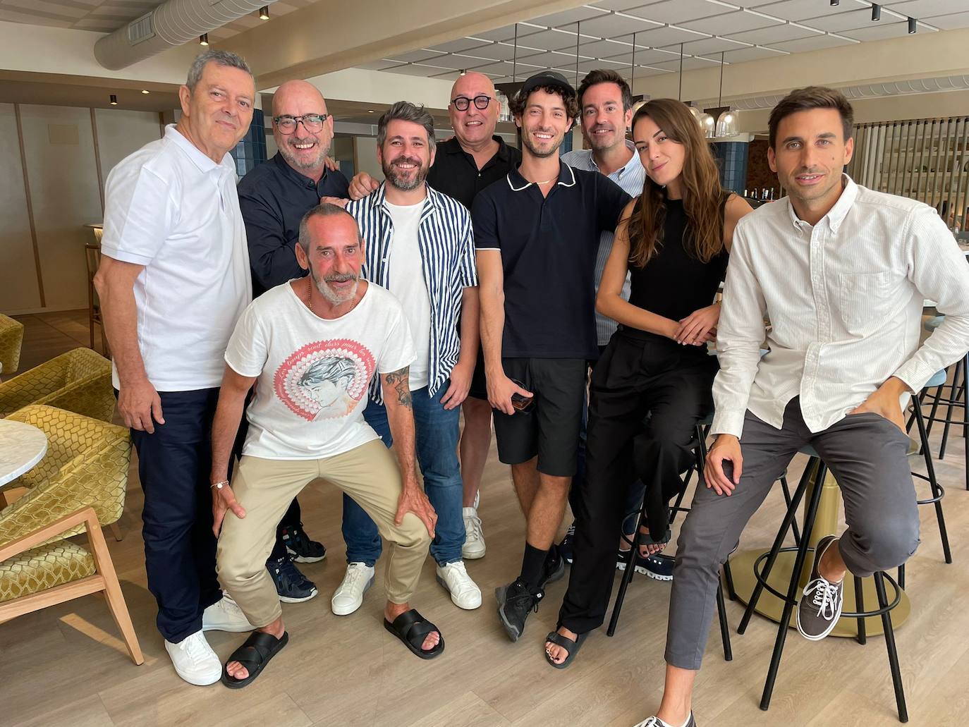 Lluís Nadal, Jaime Piquer, Eduardo Peris, Jorge Alcocer, Josep Lozano, Adrián Salvador, Pablo González Carrau, Elena Giménez y Lucas Zaragosí con Yael Morera.