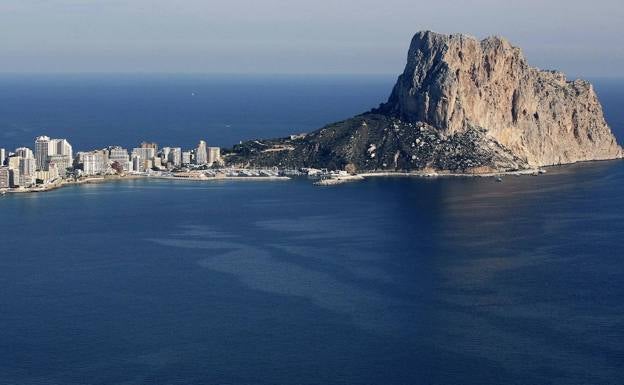 Imagen principal - Rutas en la Comunitat | Rápido recorrido bajo la mirada del Peñón d&#039;Ifach